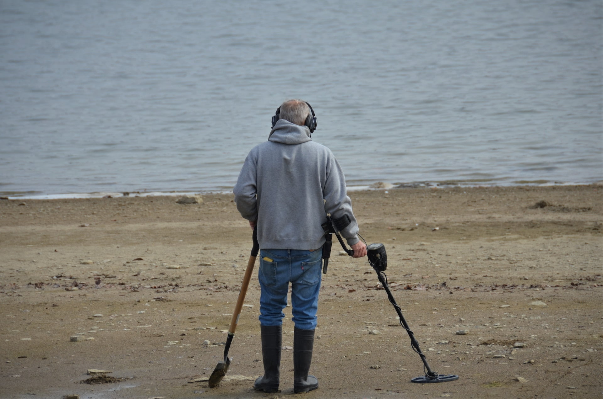 Su queste spiagge i metal detector saranno vietati per tutta l’estate 2025 Su queste spiagge i metal detector saranno vietati per tutta l’estate 2025