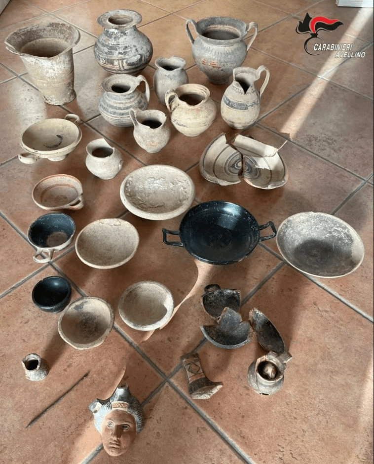 Bonito: eredita una casa abbandonata e scopre un tesoro archeologico di oltre 2.000 anni 1 Carabinieri