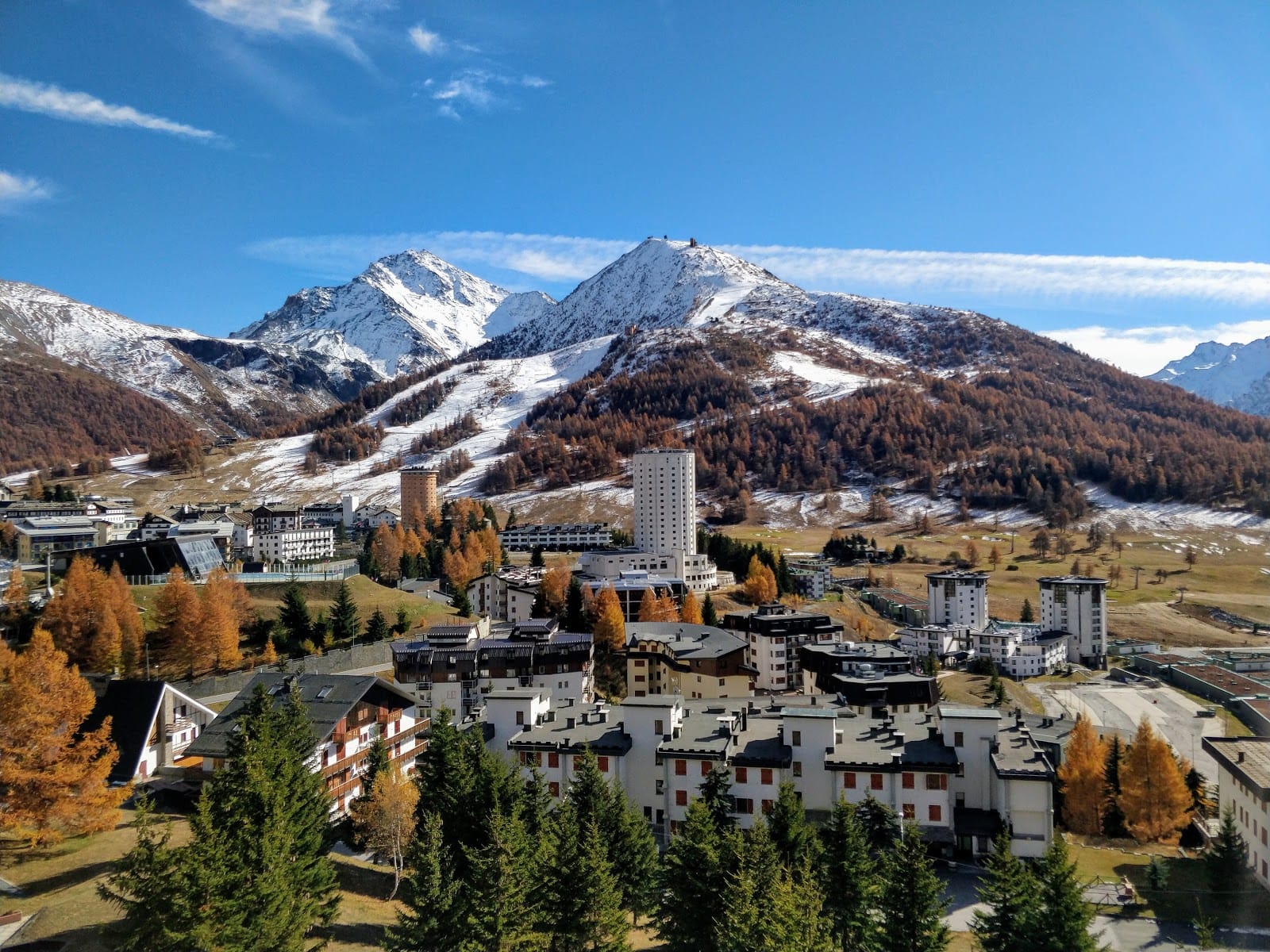 Sestriere celebra i 70 anni del Soccorso Alpino con una fiaccolata