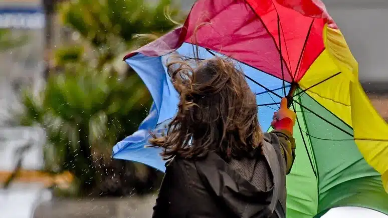Campania, scatta l’allerta meteo: temporali e rischio dissesto fino al 27 marzo