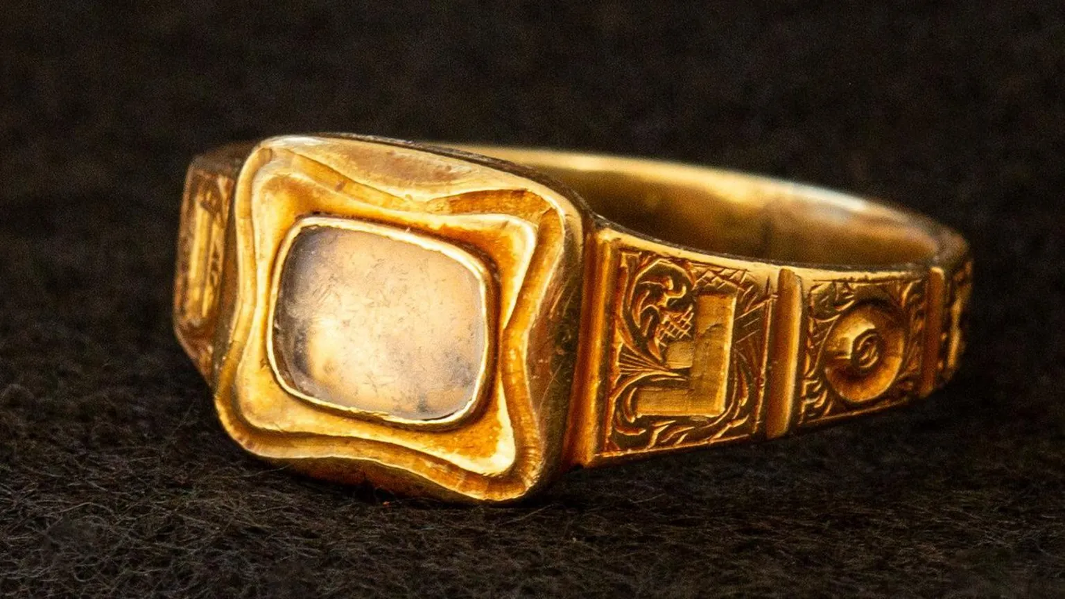 Un anello d’oro perduto commemora un geologo scozzese: ritorna in Scozia dopo decenni