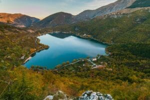 Dove si trova il Lago Vivo: escursioni, natura e soggiorni tra Abruzzo e Parco Nazionale