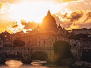 Grotte Vaticane: guida completa all’ingresso, storia e segreti del cuore sepolto della Basilica di San Pietro