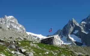 Riapre la Capanna Sciora in Val Bondasca: nuovo sentiero panoramico